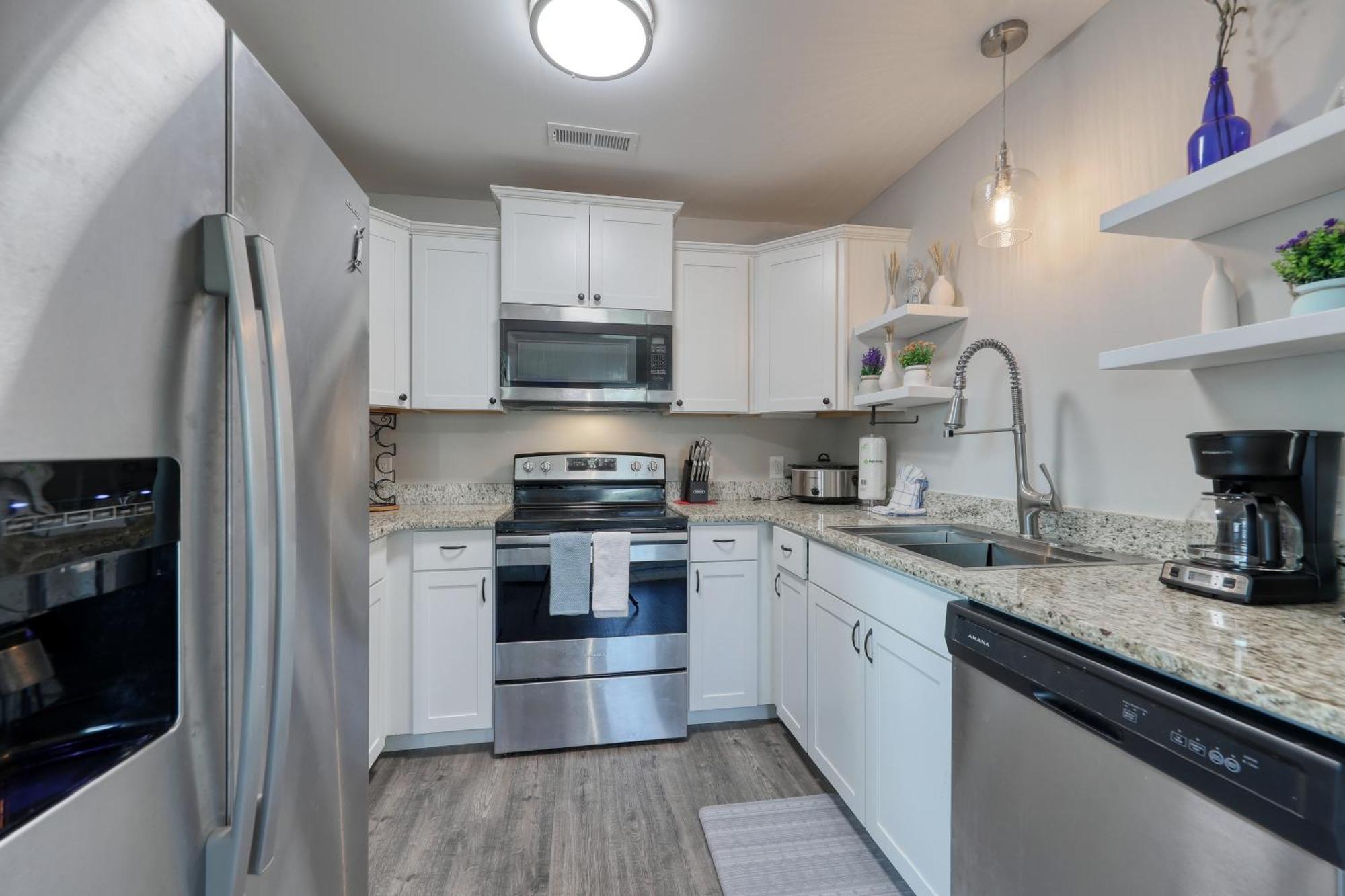 Вилла 1408 Perrin Dr, Unit A - Ocean Walk Sleeps 8 Миртл-Бич Экстерьер фото